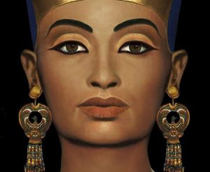 Esta es una forma clásica de los aretes utilizados por los faraones del antiguo Egipto.